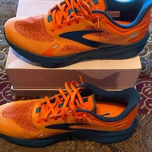 Brooks Launch 9